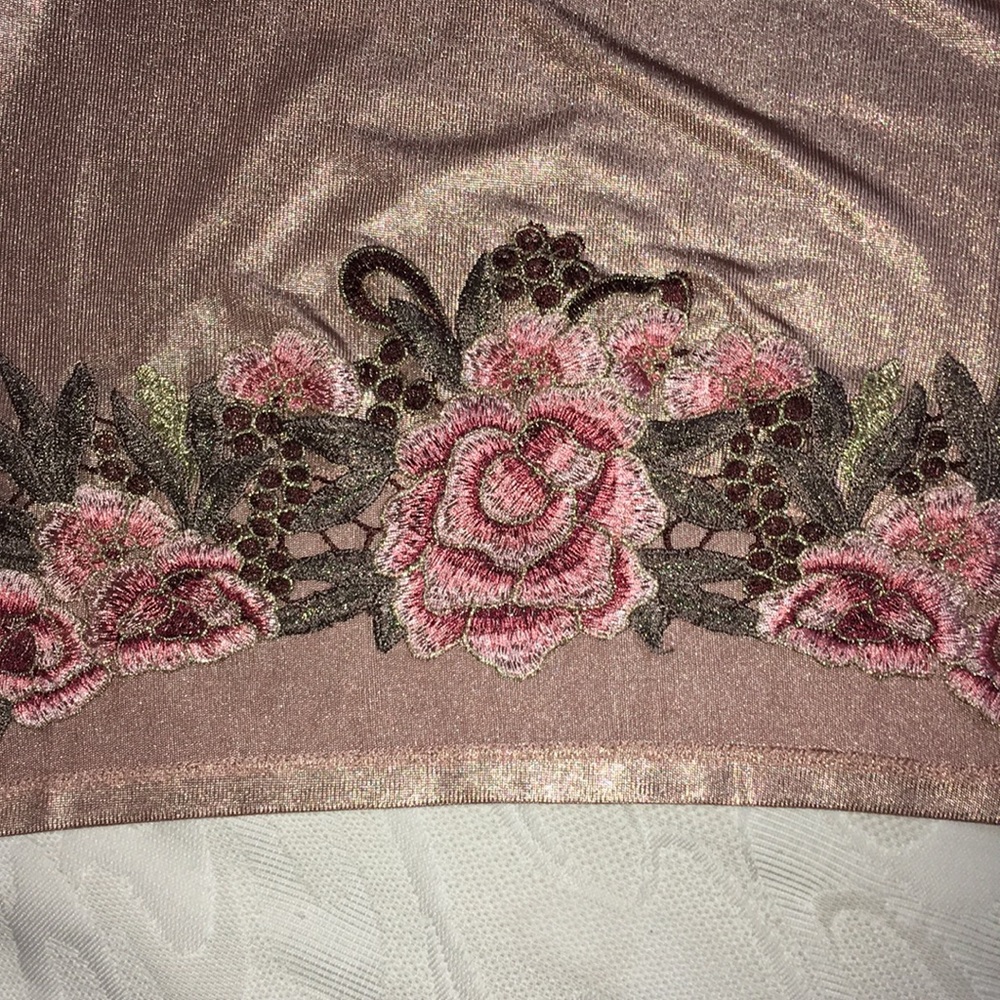 Charlotte Russe Metallic Floral Crop Top Size L - Picture 6 of 7